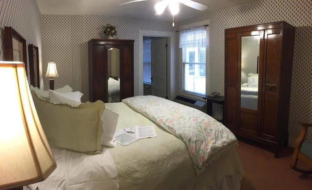 Inn On The River Glen Rose Εξωτερικό φωτογραφία