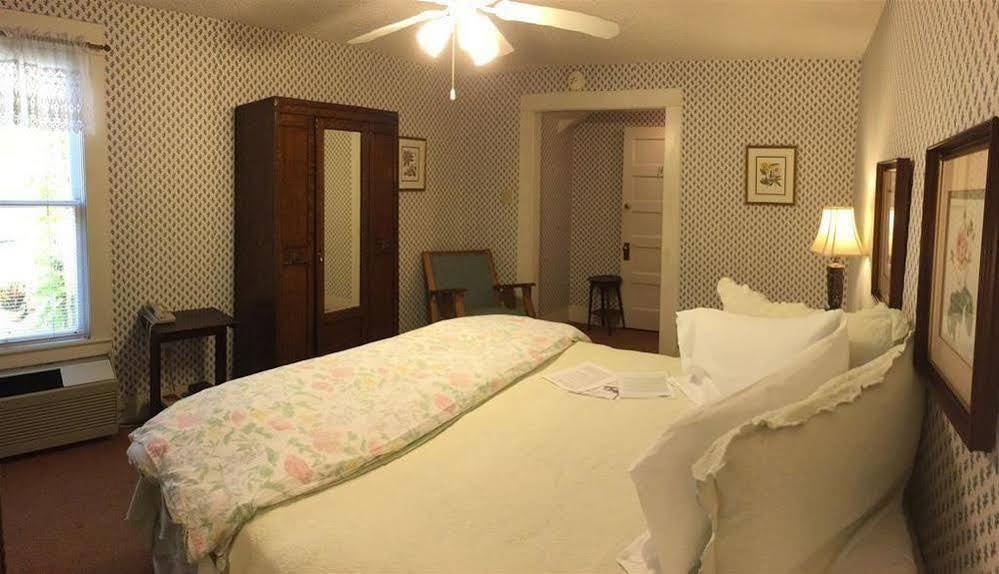 Inn On The River Glen Rose Εξωτερικό φωτογραφία