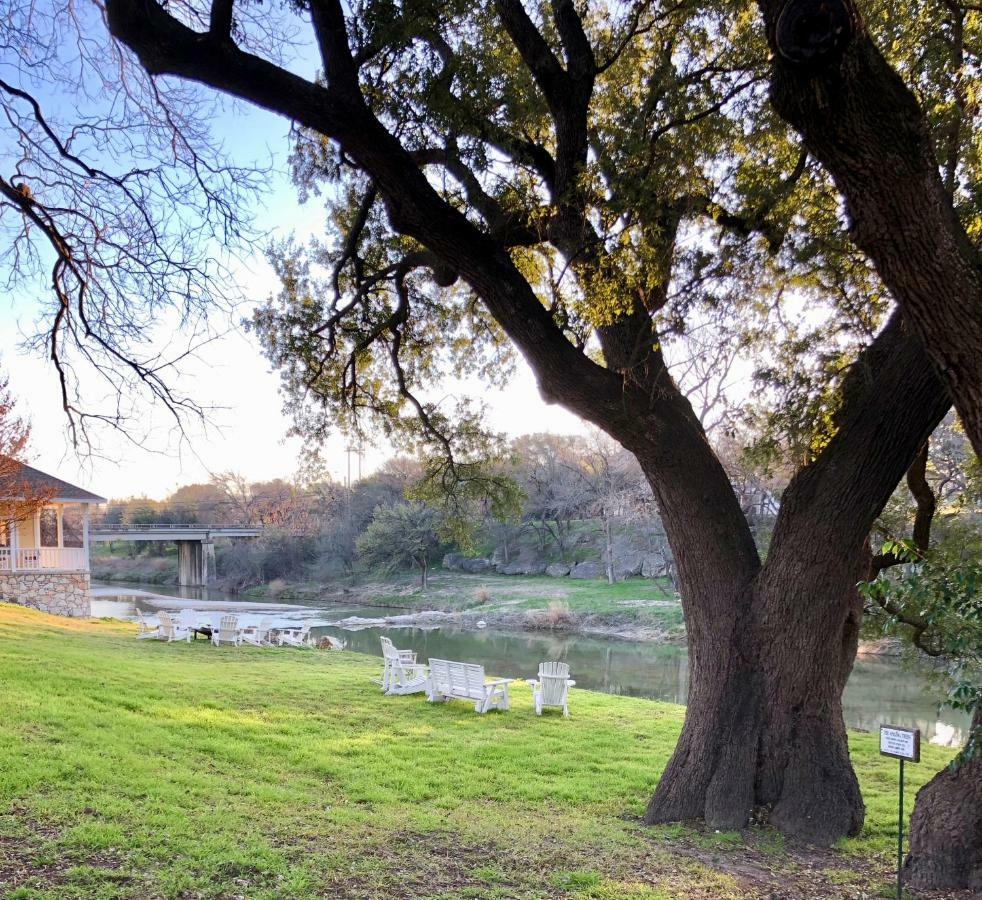 Inn On The River Glen Rose Εξωτερικό φωτογραφία