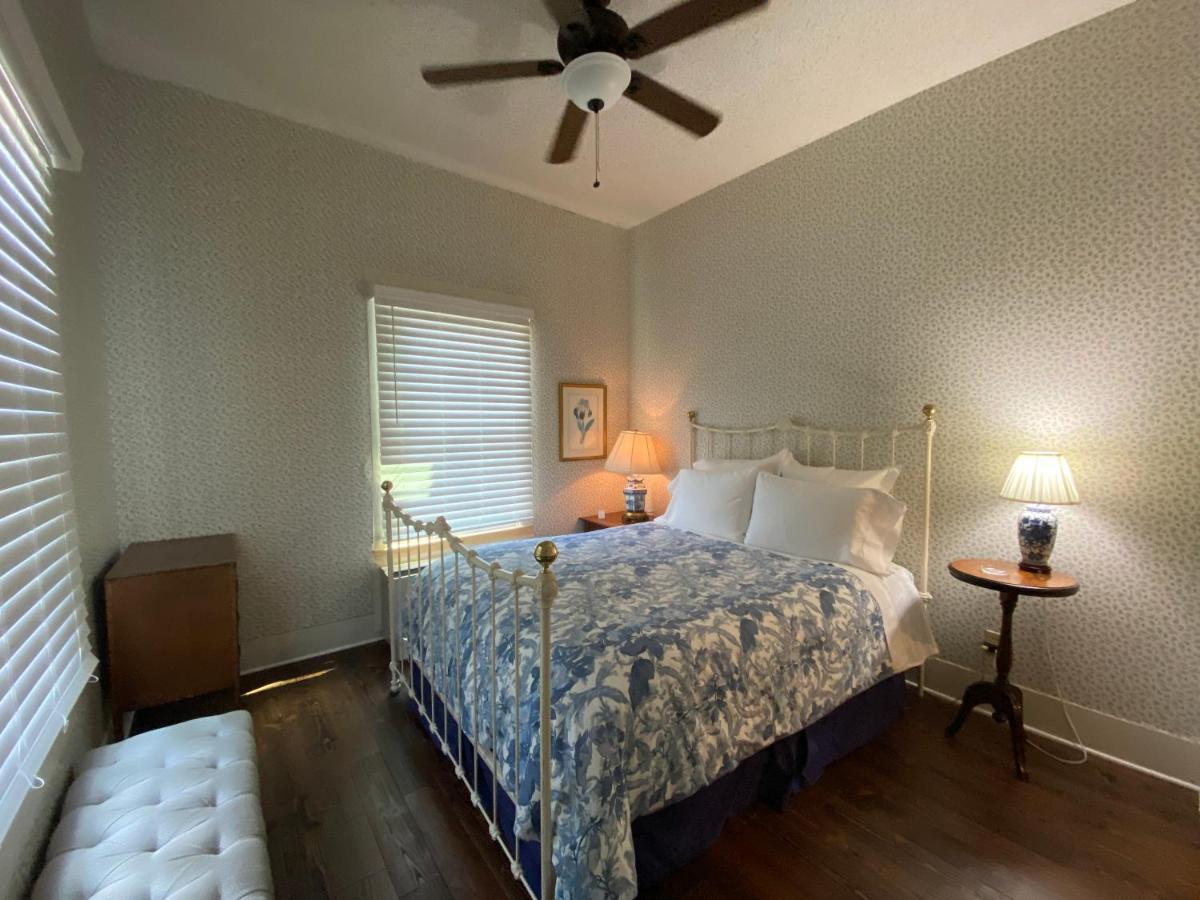 Inn On The River Glen Rose Εξωτερικό φωτογραφία